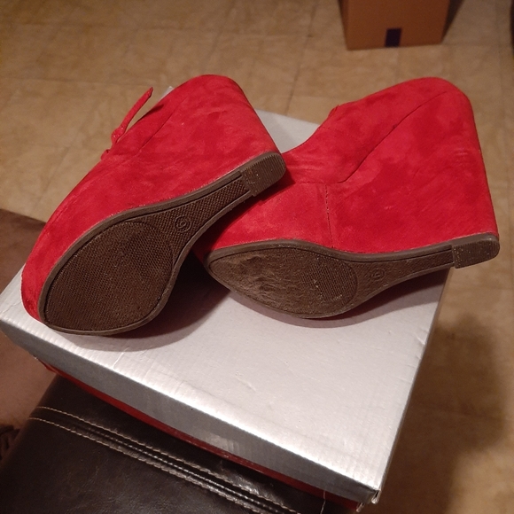 Red platform wedges - Picture 3 of 3